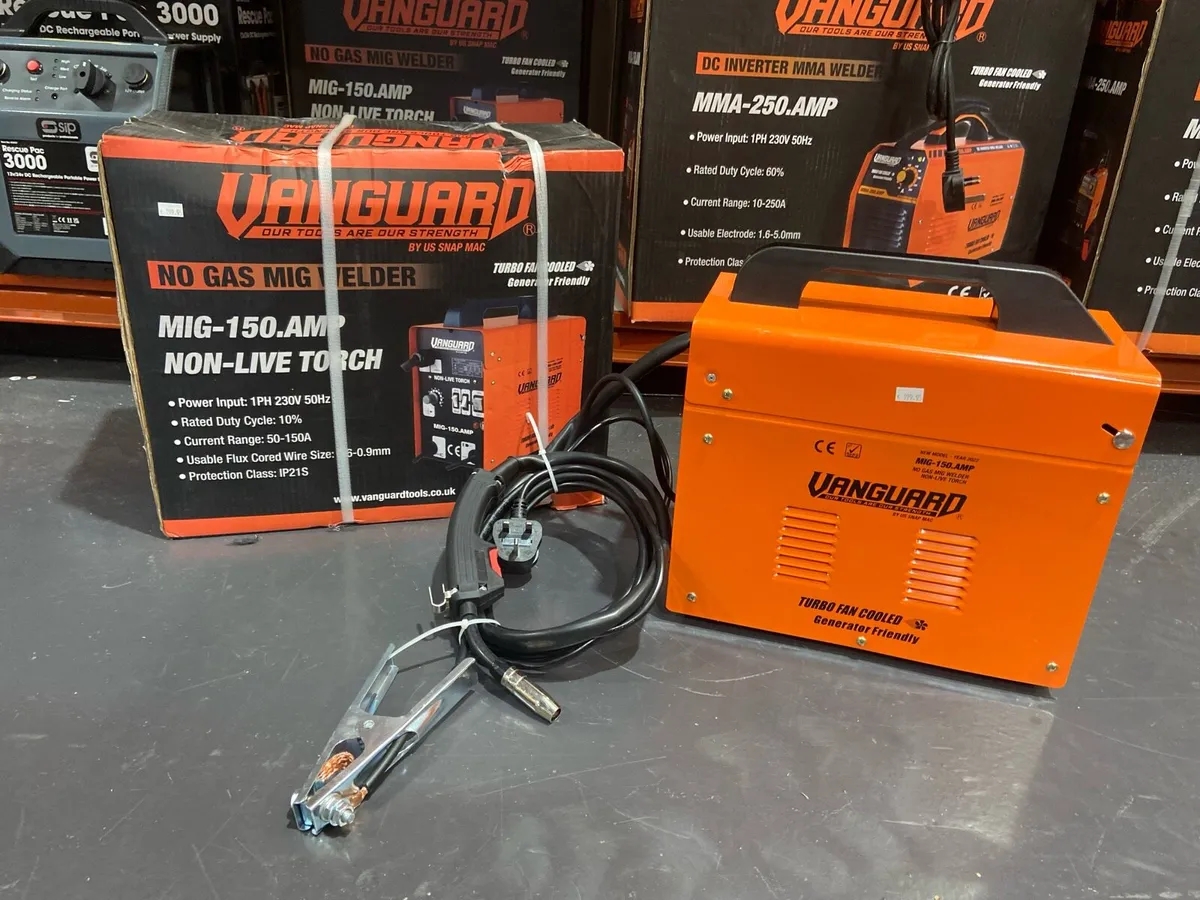 Gasless MIG welder 150 amp flux wire included - Image 2