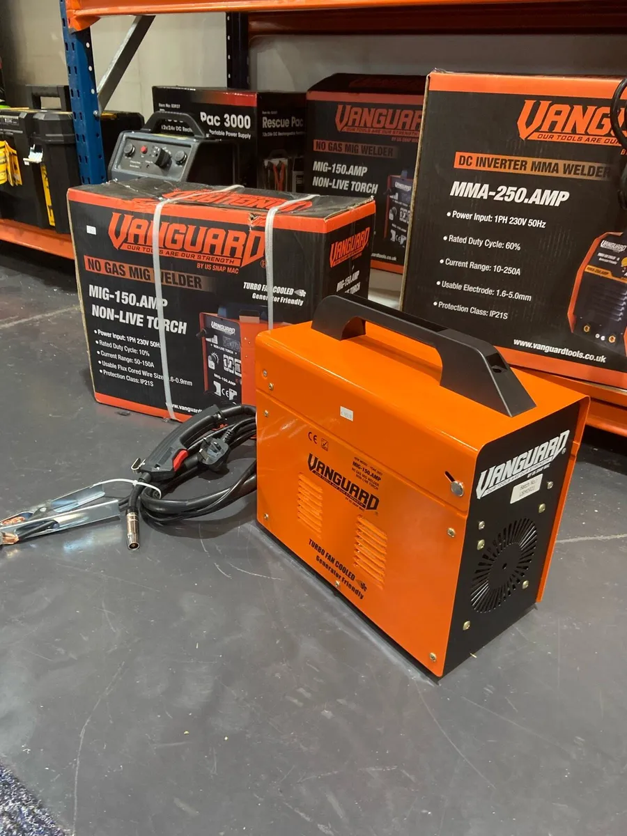 Gasless MIG welder 150 amp flux wire included - Image 3
