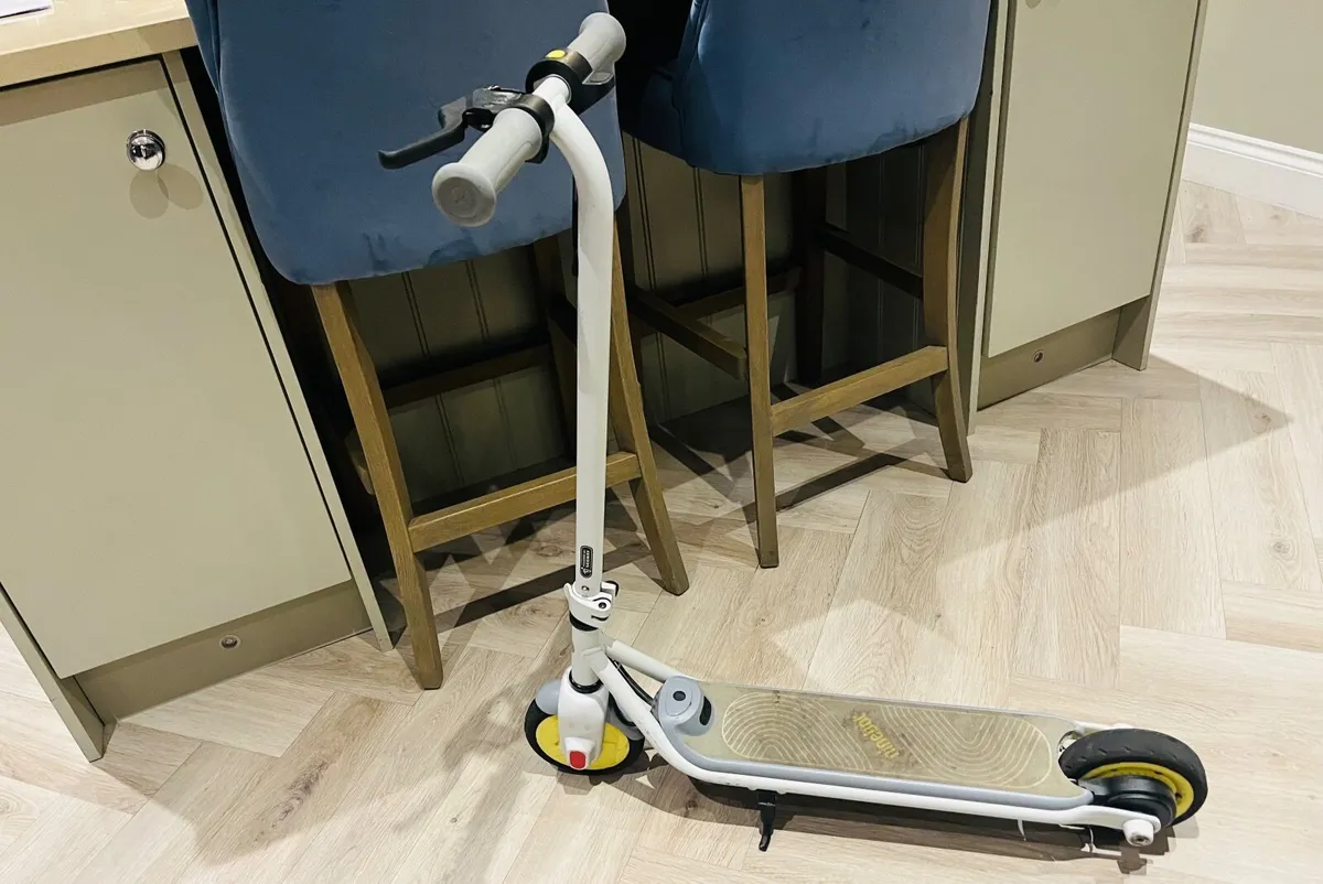 Kids electric scooter - Image 1