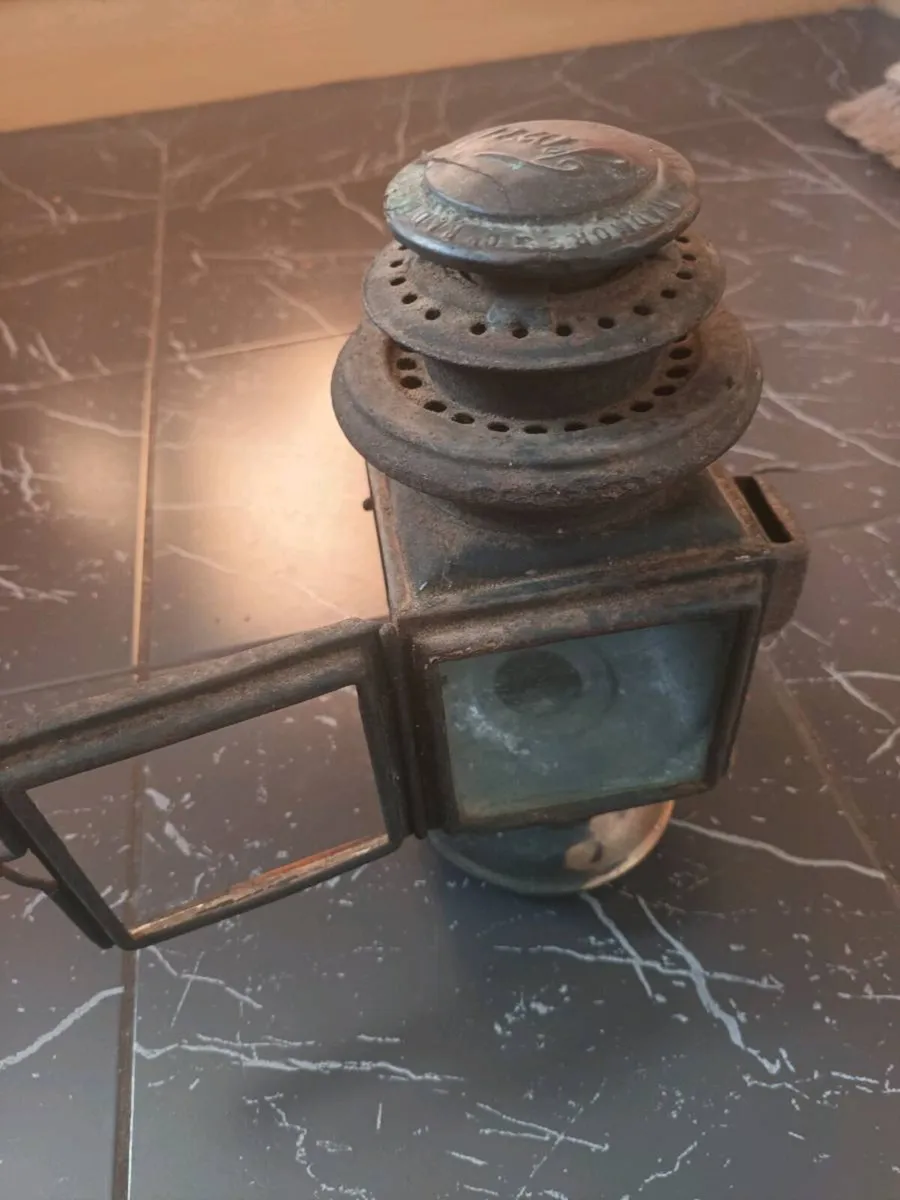 Veteran Car Sidelamp - Image 1