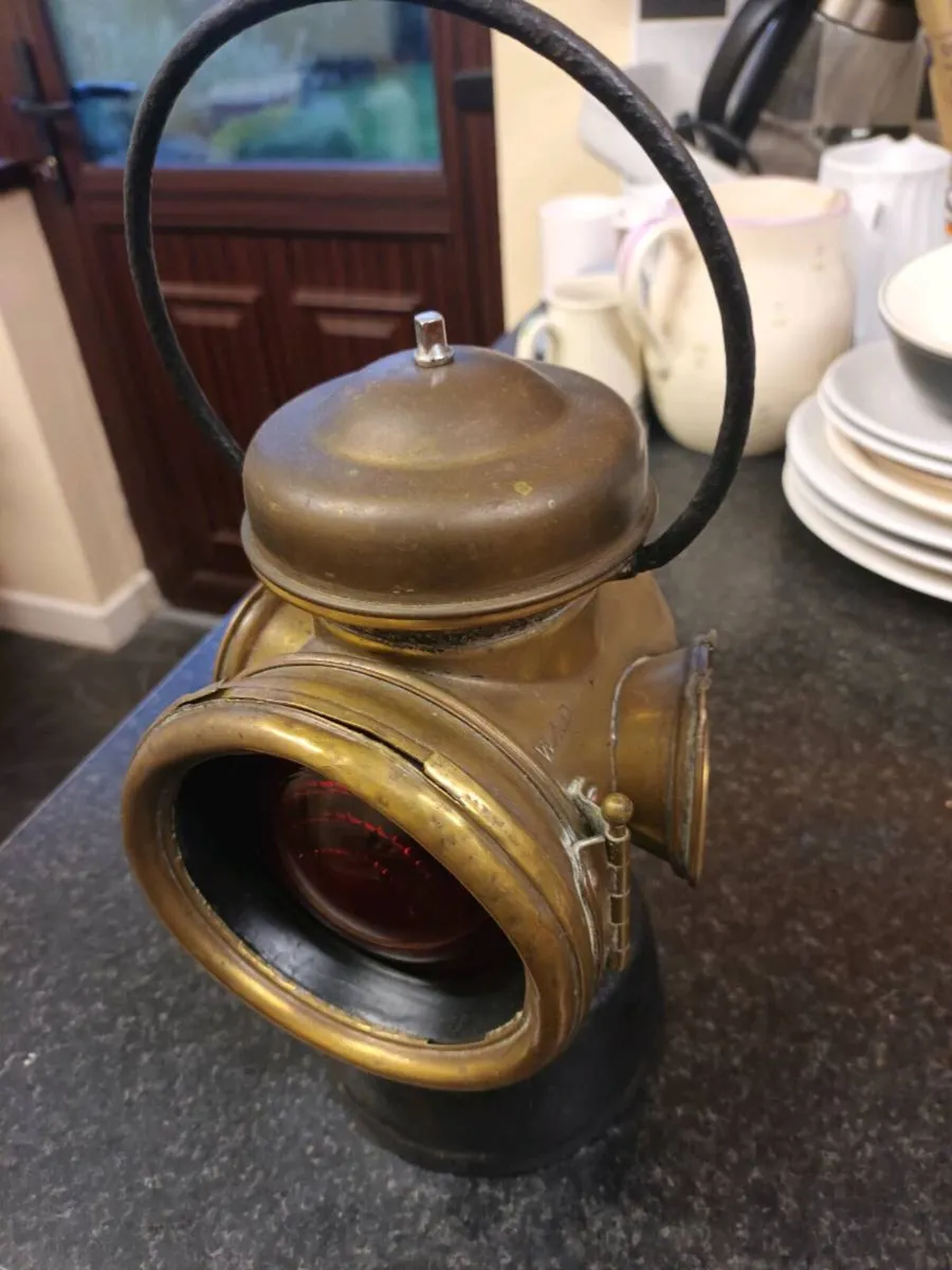 WD Brass Lamp - Image 1