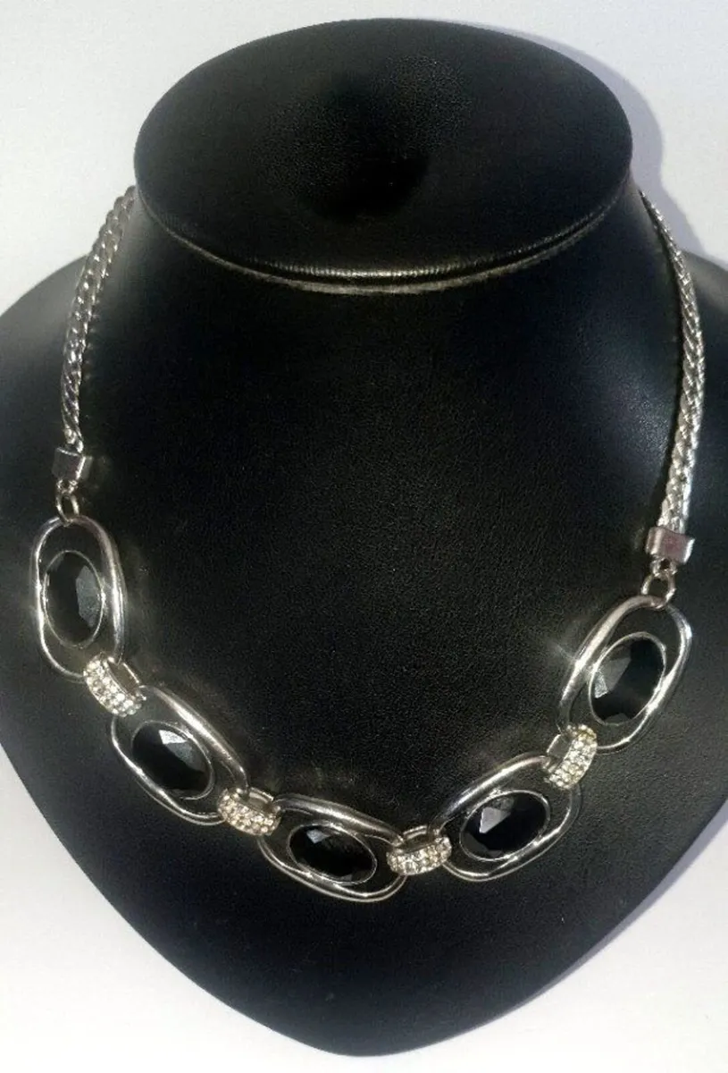 Vintage Black Oval Statement Necklace (Adjustable) - Image 4