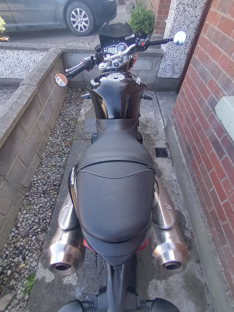 Triumph Street Triple 2011 - Image 2