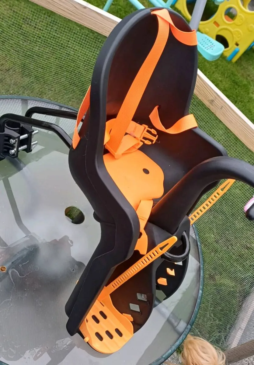 Child bike seat - Image 1