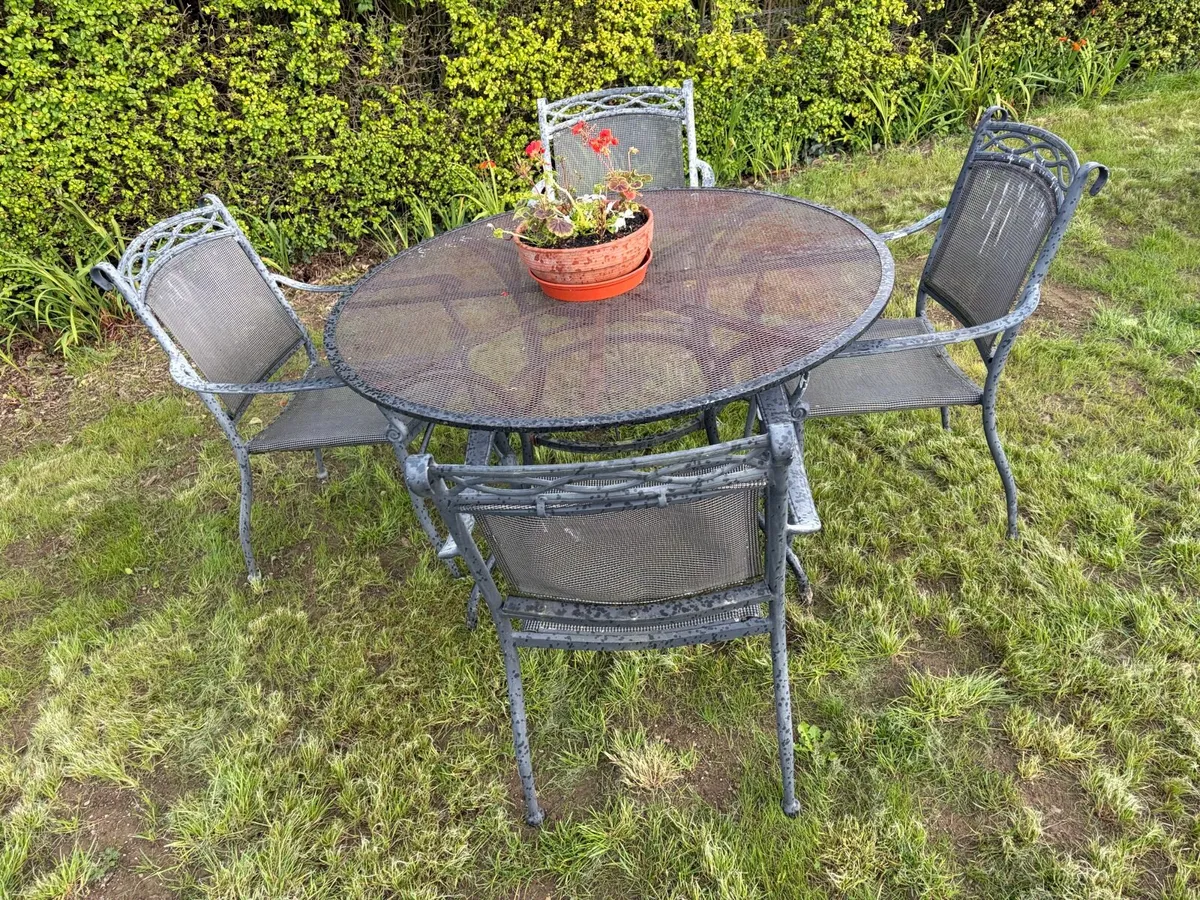 round garden table + 4 chairs set - Image 3