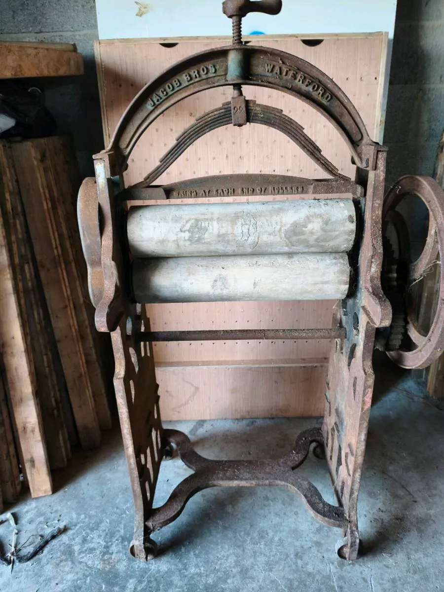 Clothe mangle - Image 1