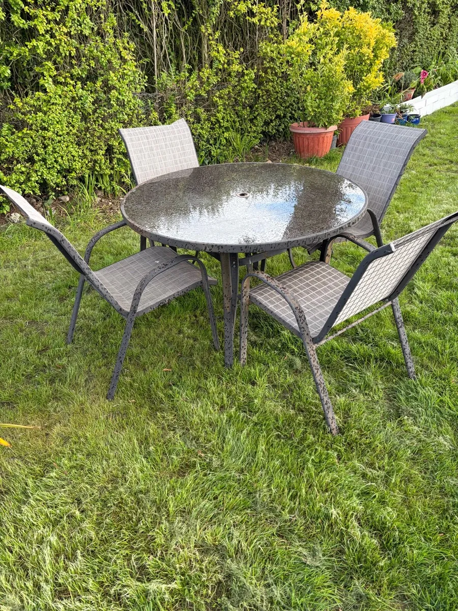 garden table + 4 chairs set - Image 1