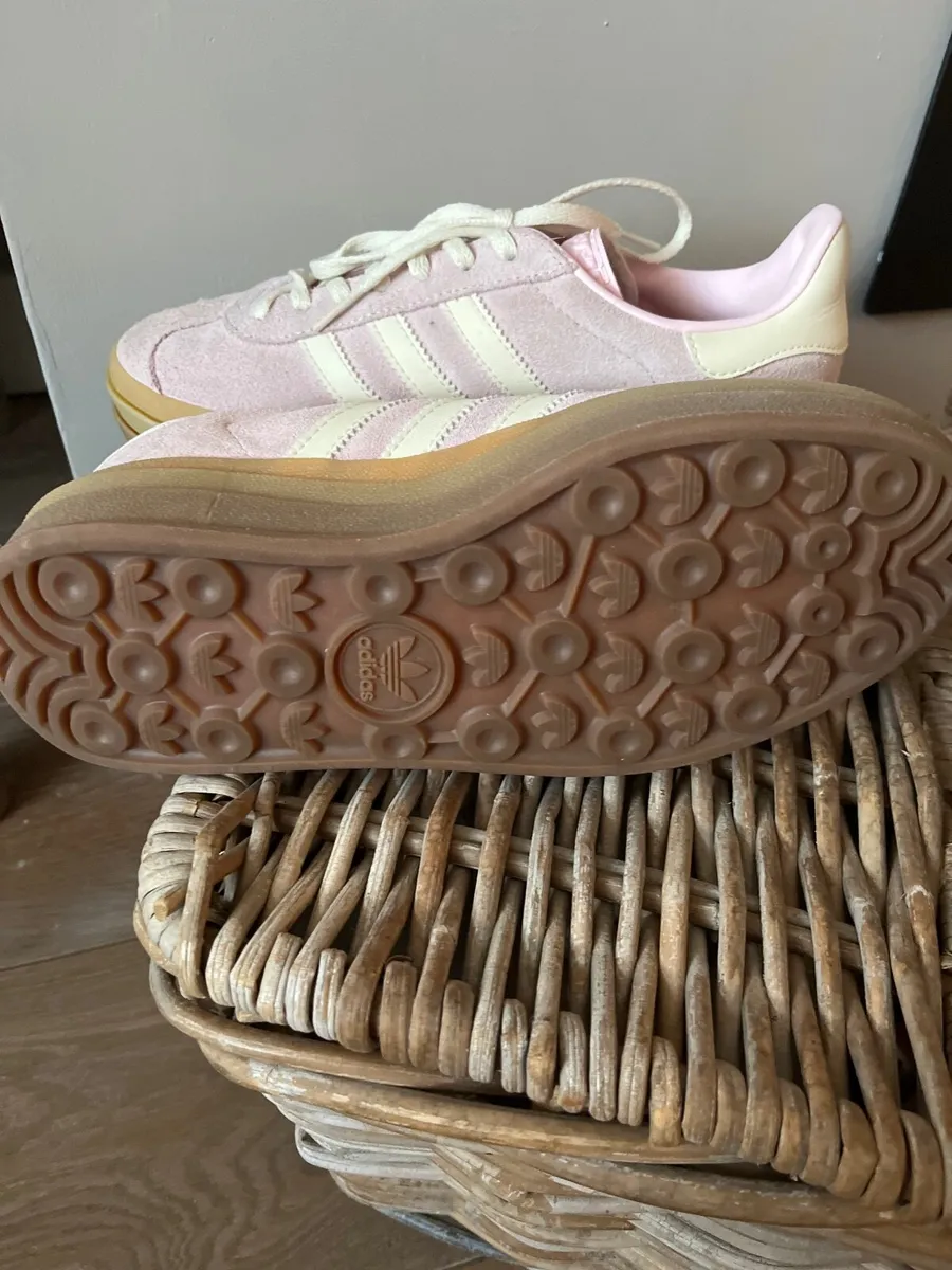 Shoes - Image 2