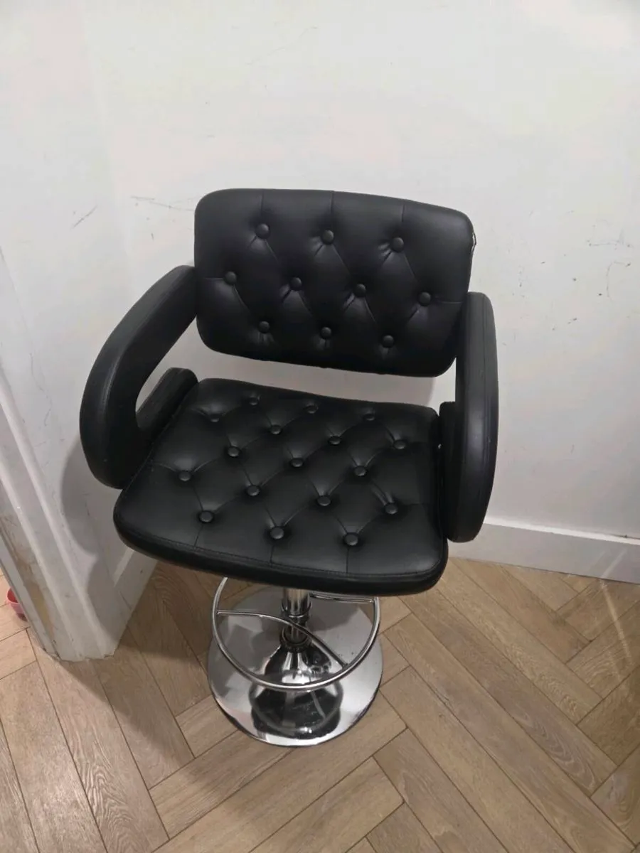 Stools x 4 - Image 1