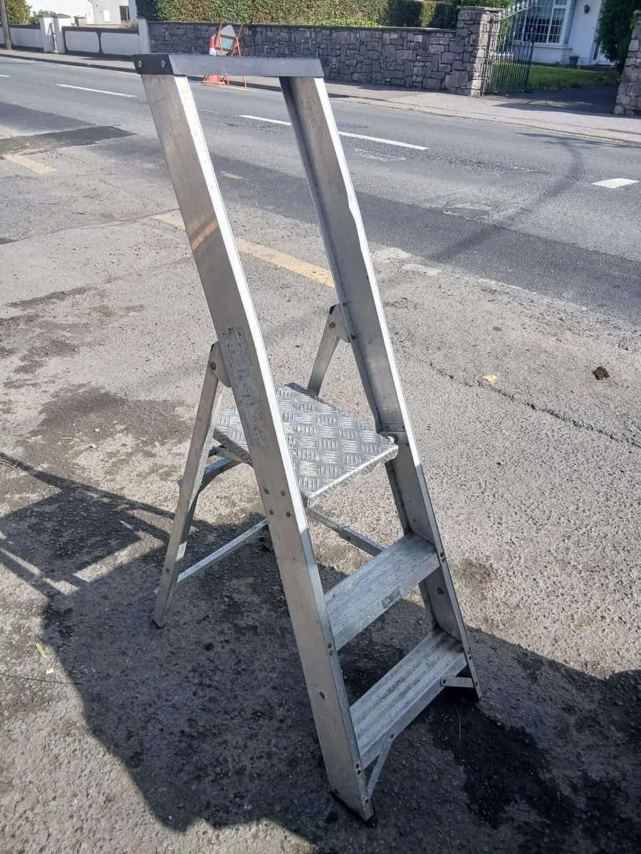 Step ladder working perfect priced 70e - Image 3