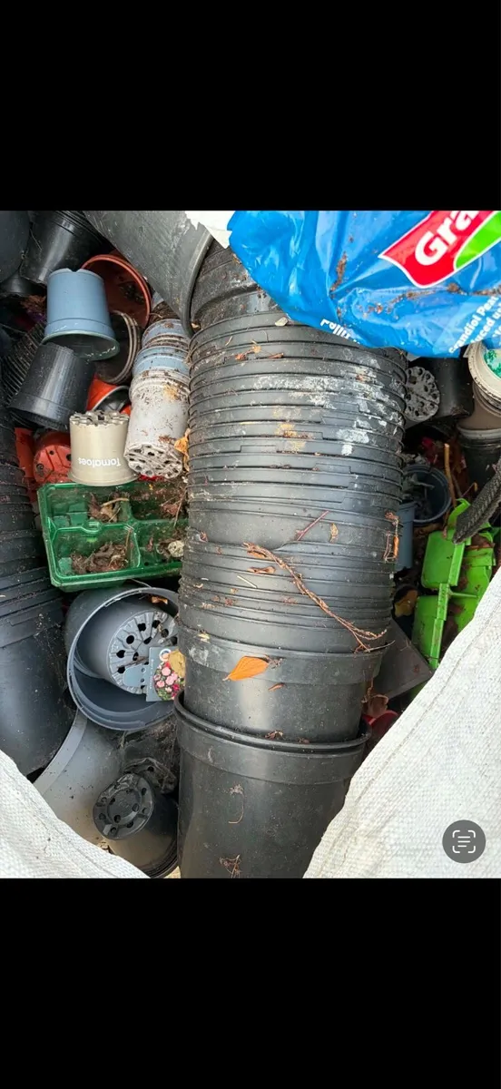 plastic pots x10 bags for €20 - Image 2