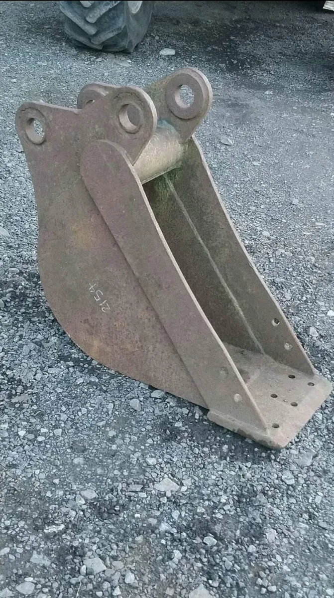 11 INCH DIGGER BUCKET 50mm pins - Image 1