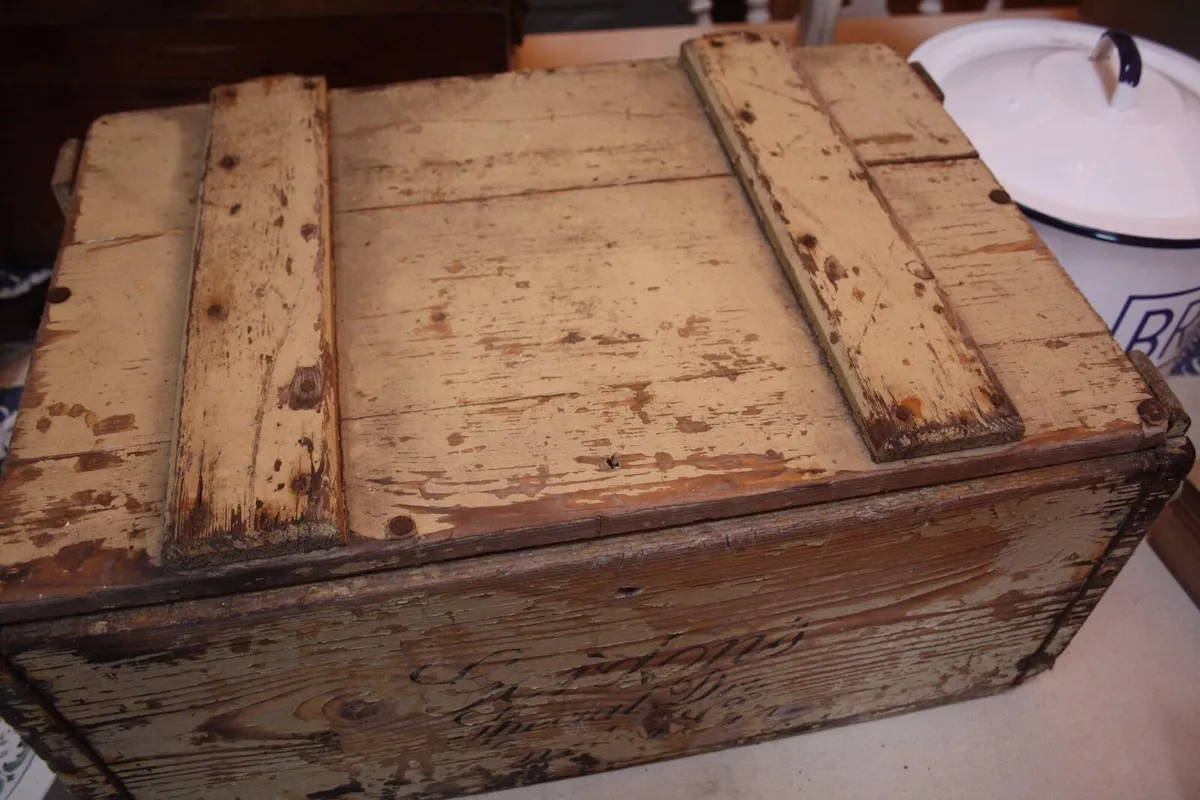 Vintage Gordon’s Gin Wooden Crate - Image 4