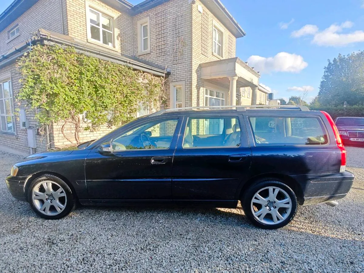 Volvo V70 2.0L Turbo Nct'd til 08/27 - Image 4