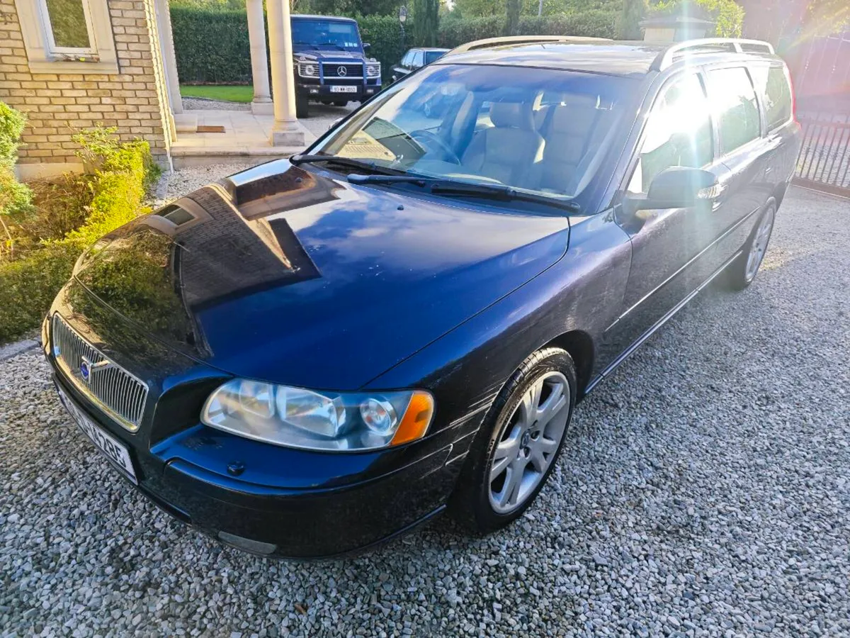Volvo V70 2.0L Turbo Nct'd til 08/27 - Image 2