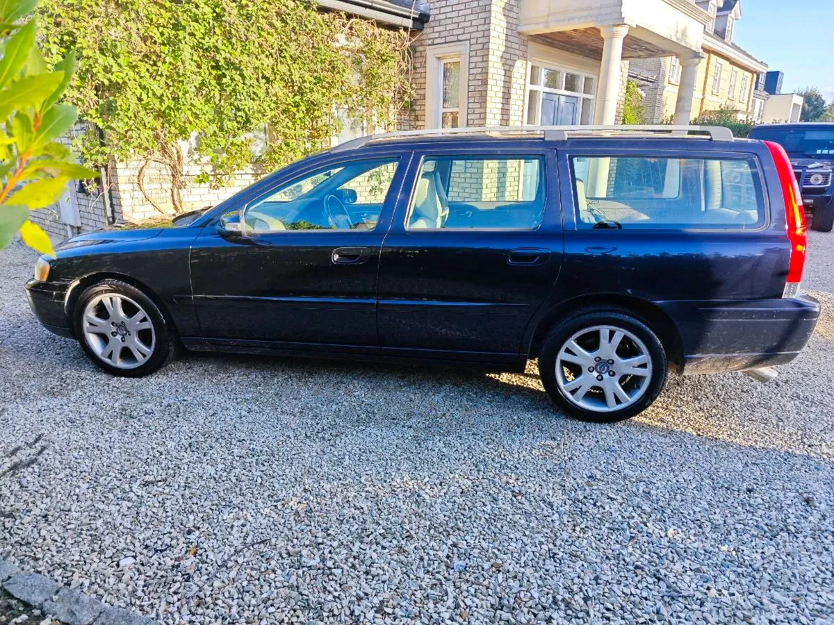 Volvo V70 2.0L Turbo Nct'd til 08/27 - Image 3