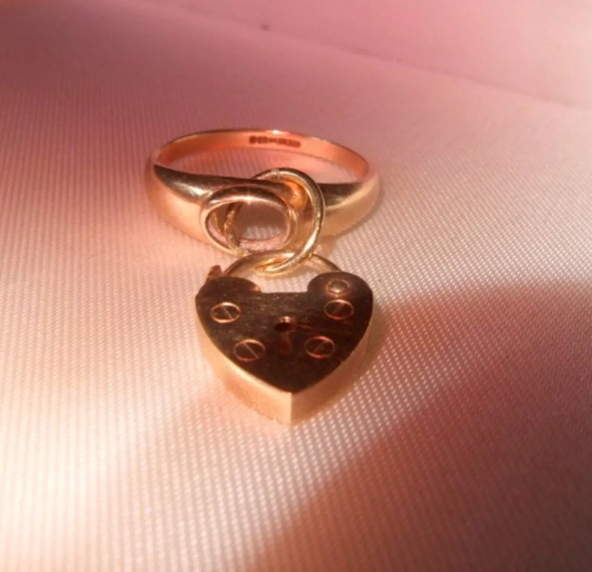 Vintage 9ct Gold 'Jailers Ring'-Fully Hallmarked - Image 4