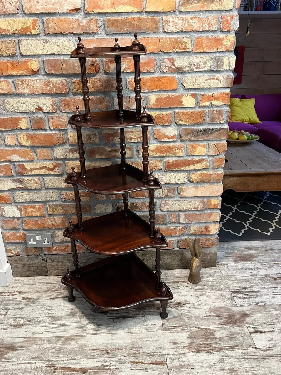Vintage shelves - Image 1