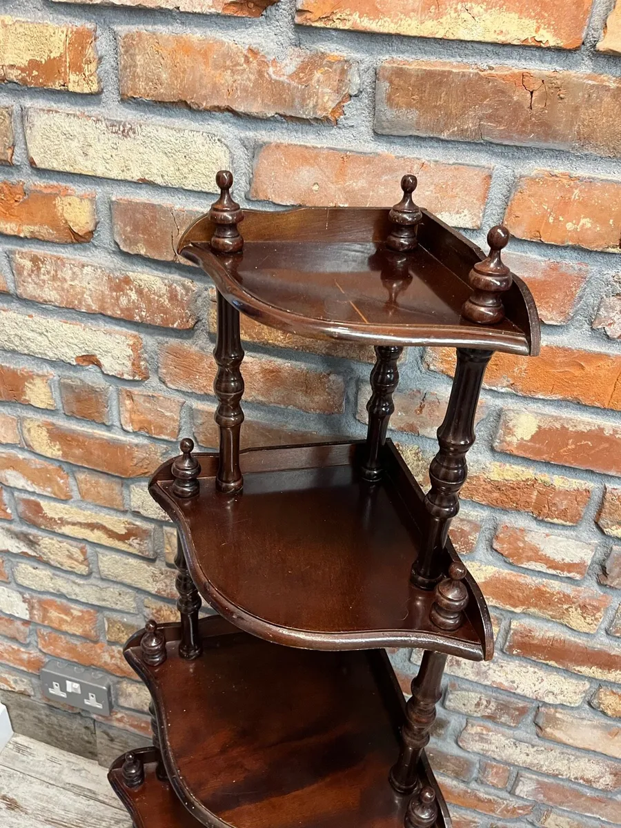 Vintage shelves - Image 2