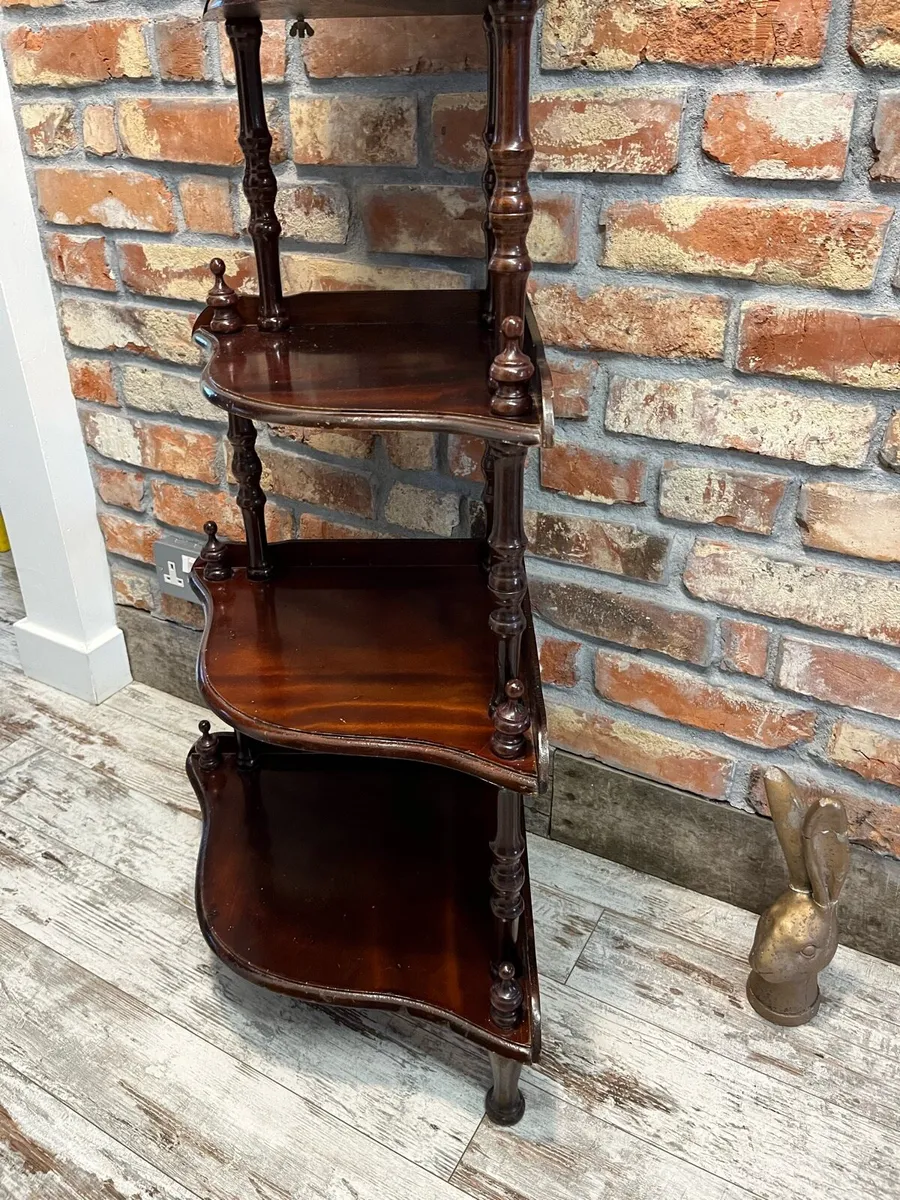 Vintage shelves - Image 3