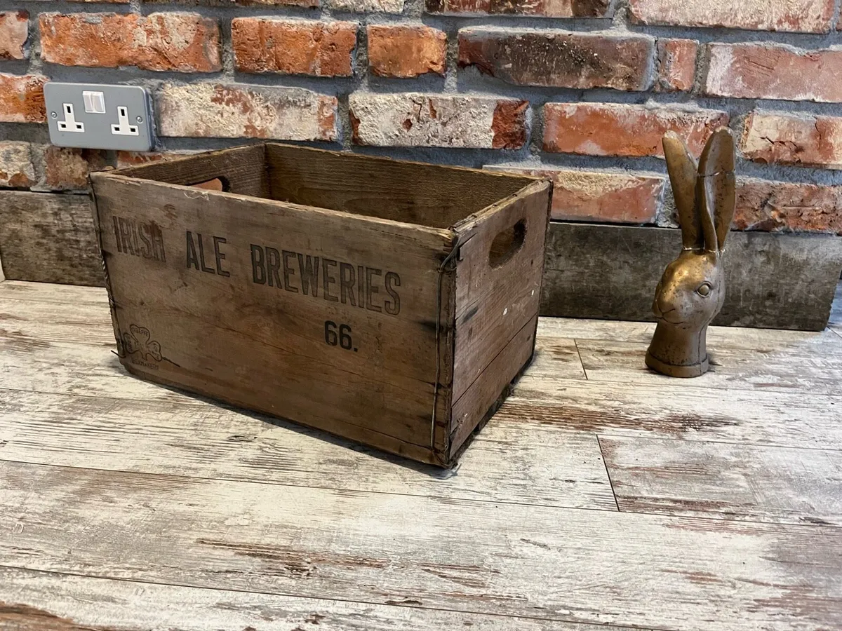 Vintage wood box - Image 1