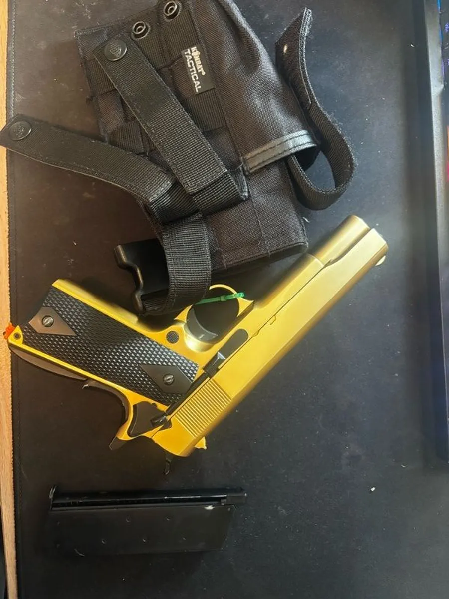 Airsoft Gold Edition WE Colt M1911 - Image 1
