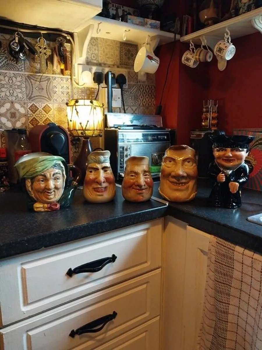 Toby jugs - Image 1
