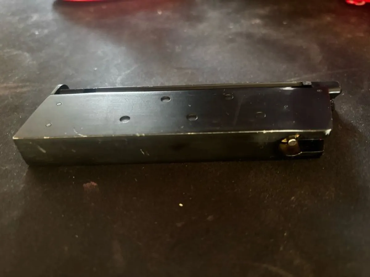 Airsoft Gold Edition WE Colt M1911 - Image 3