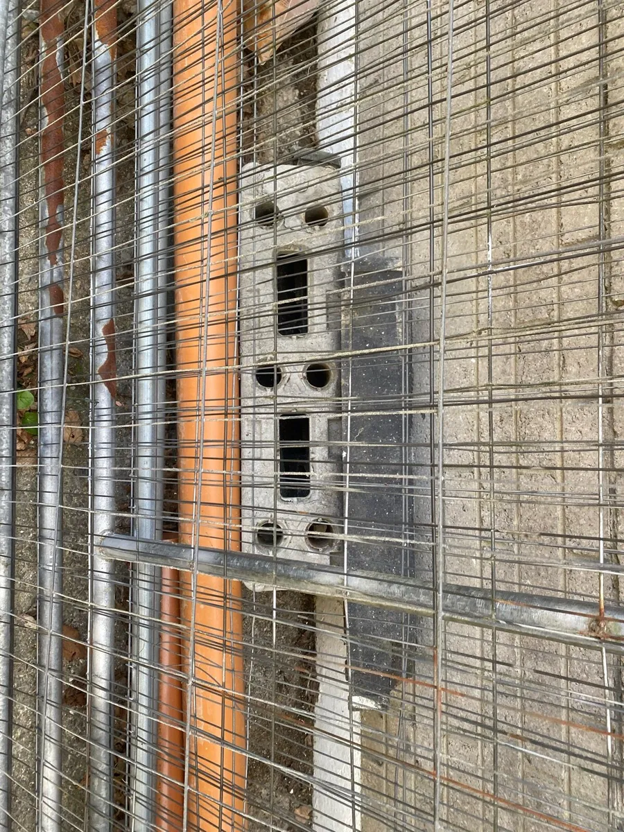 Builders Fence - Image 2