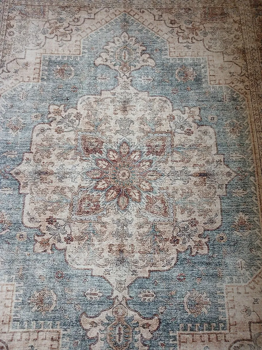 Kukoon 'Caoimhe collection' blue heritage rug - Image 1