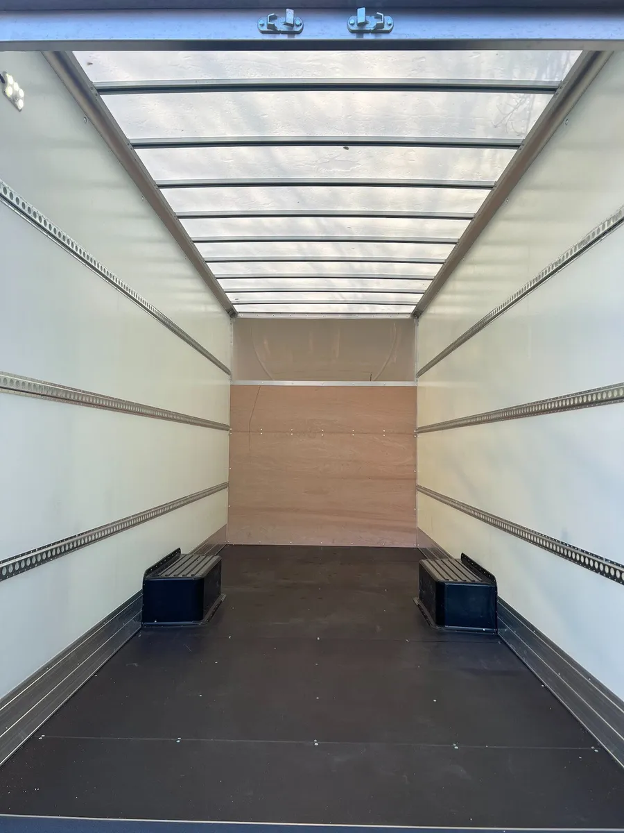 2023 Renault Master Luton Low Loader Van - Image 2