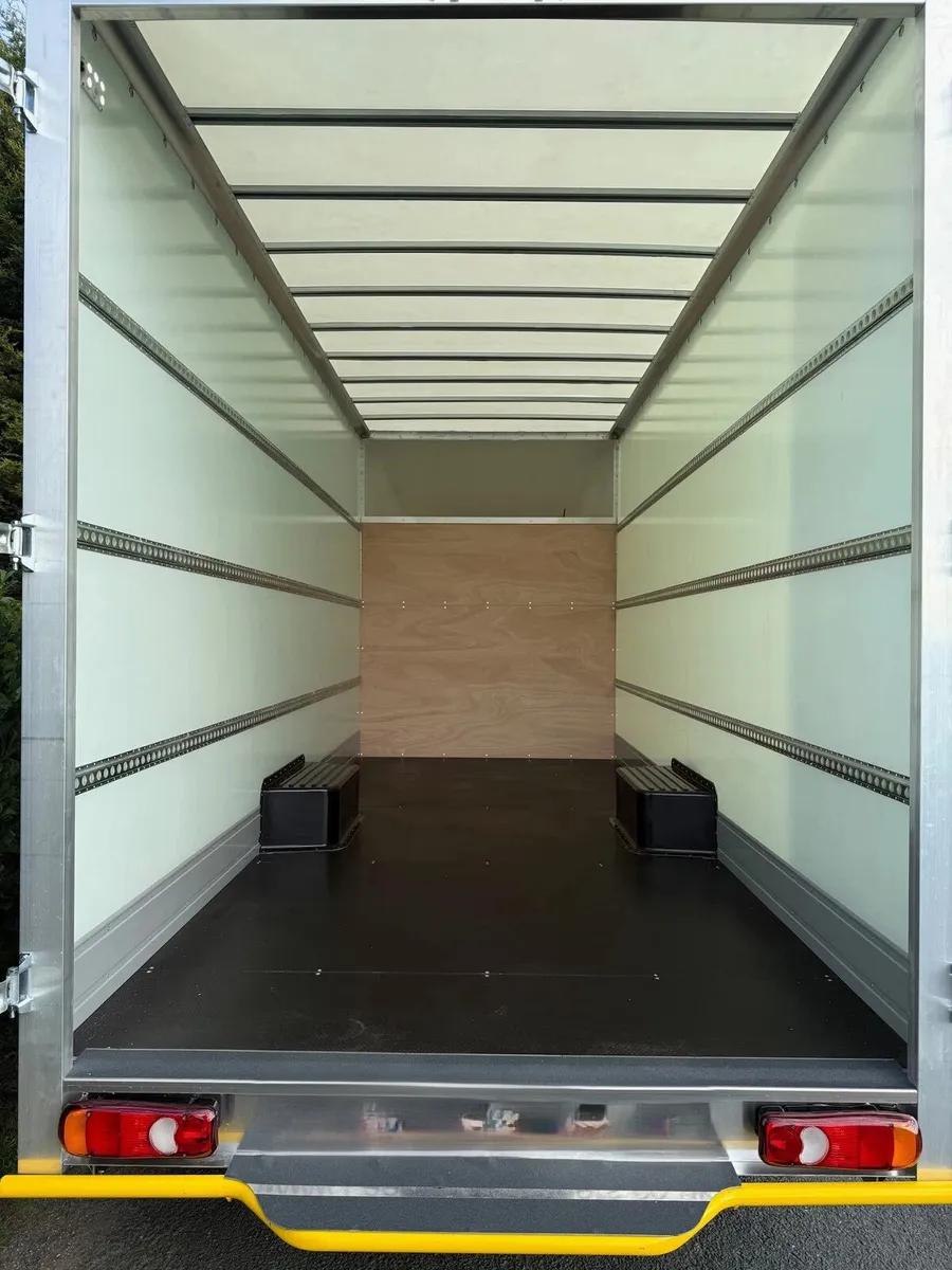 2025 Renault Master Luton Low Loader Van - Image 2