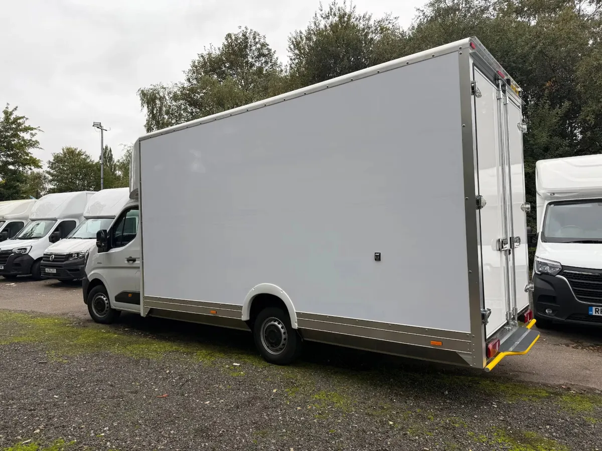 2025 Renault Master Luton Low Loader Van - Image 3