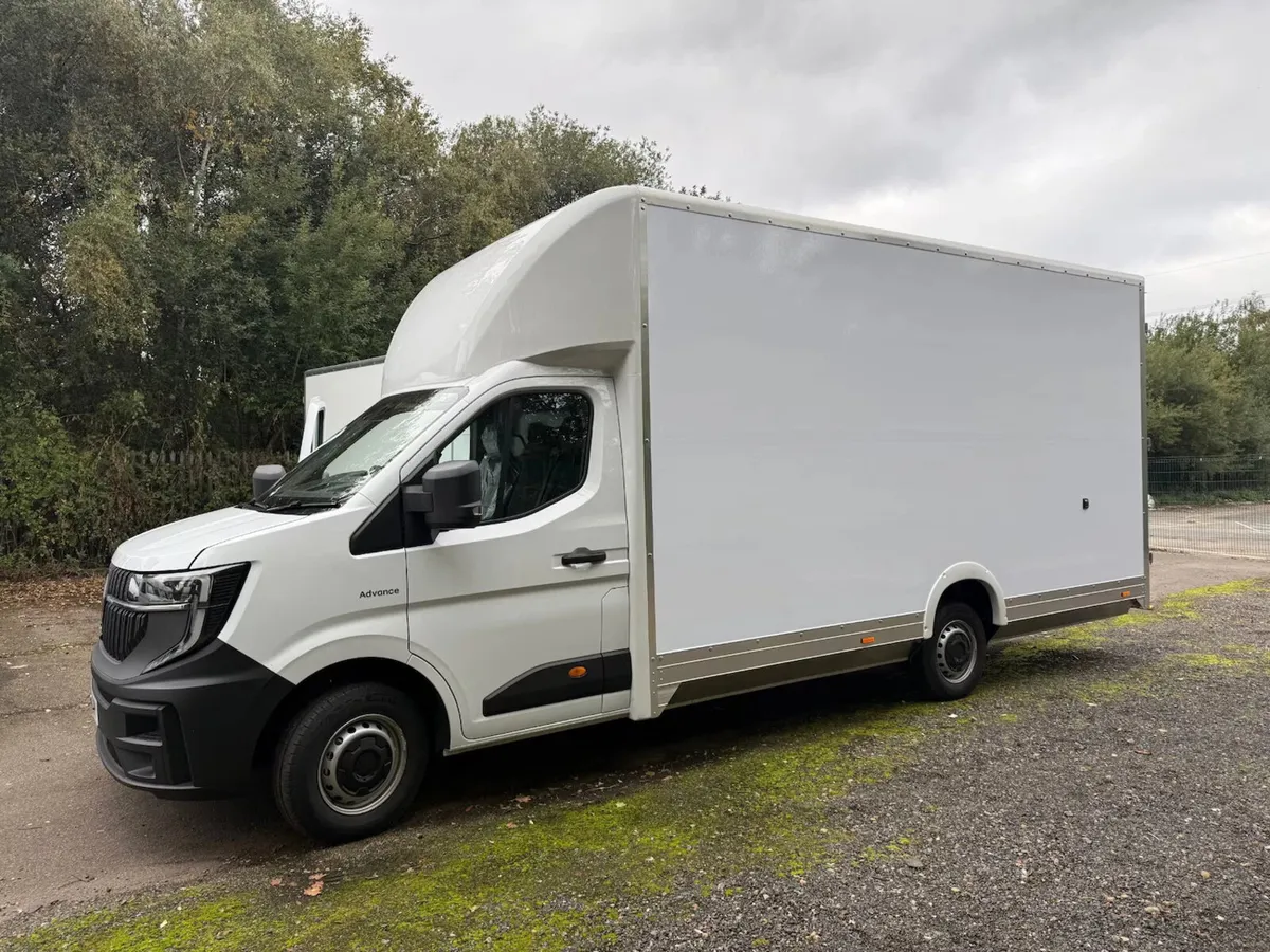 2025 Renault Master Luton Low Loader Van - Image 1