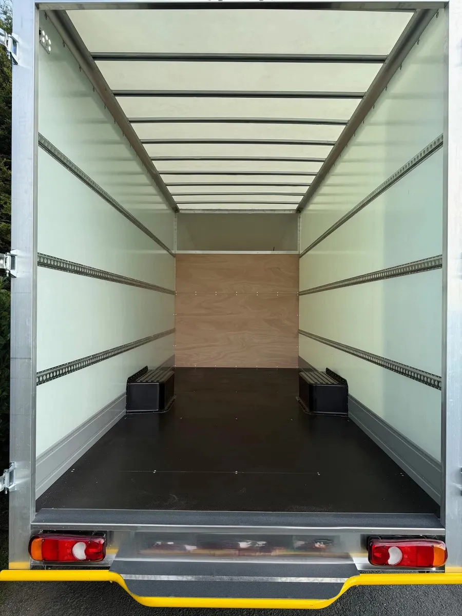 2025 Renault Master Luton Low Loader Van - Image 2