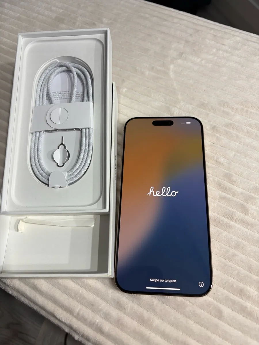 Phone - Image 1