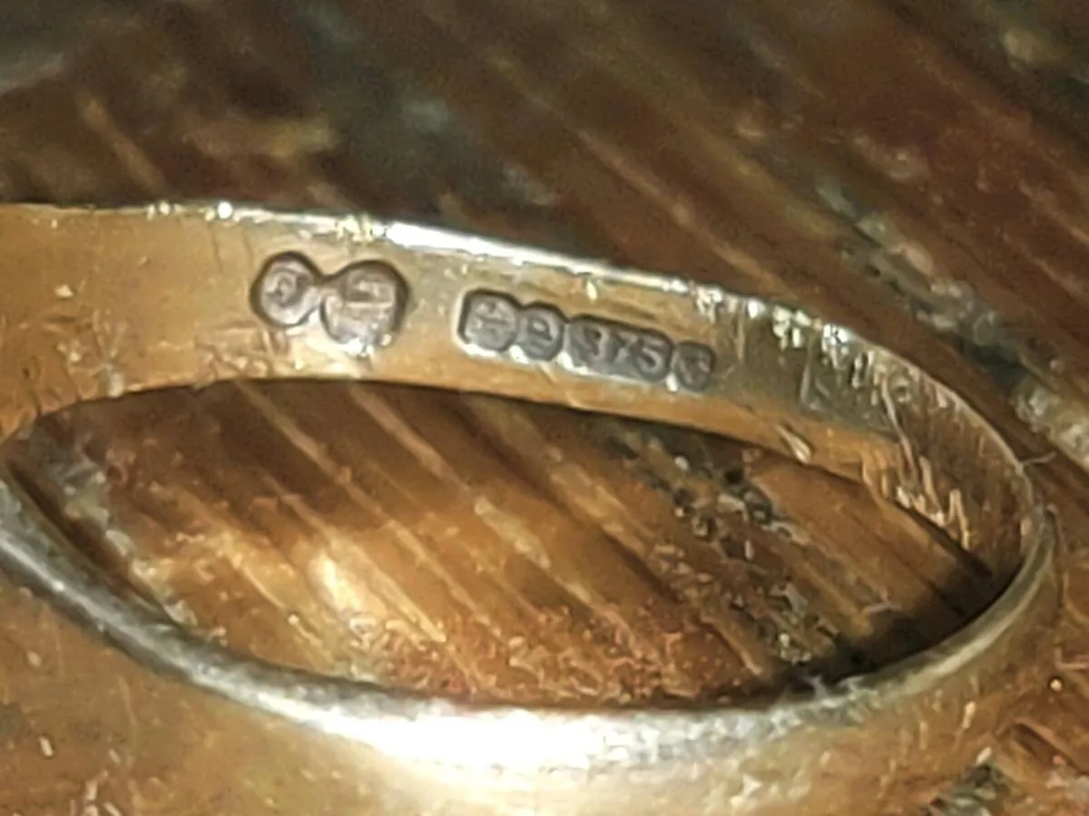 RARE, SQUARE IDENTITY, 9CT Pure Gold Vintage Ring - Image 3