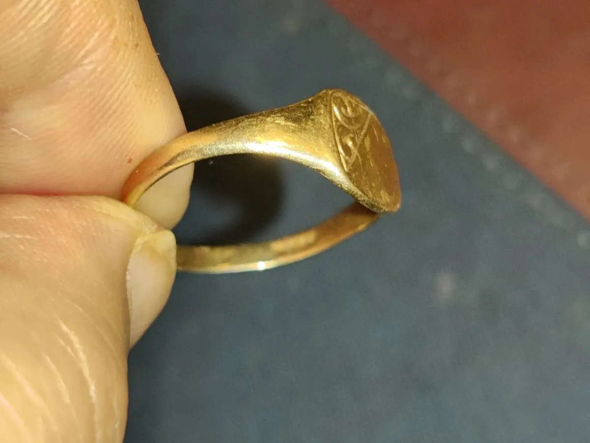 RARE, SQUARE IDENTITY, 9CT Pure Gold Vintage Ring - Image 4