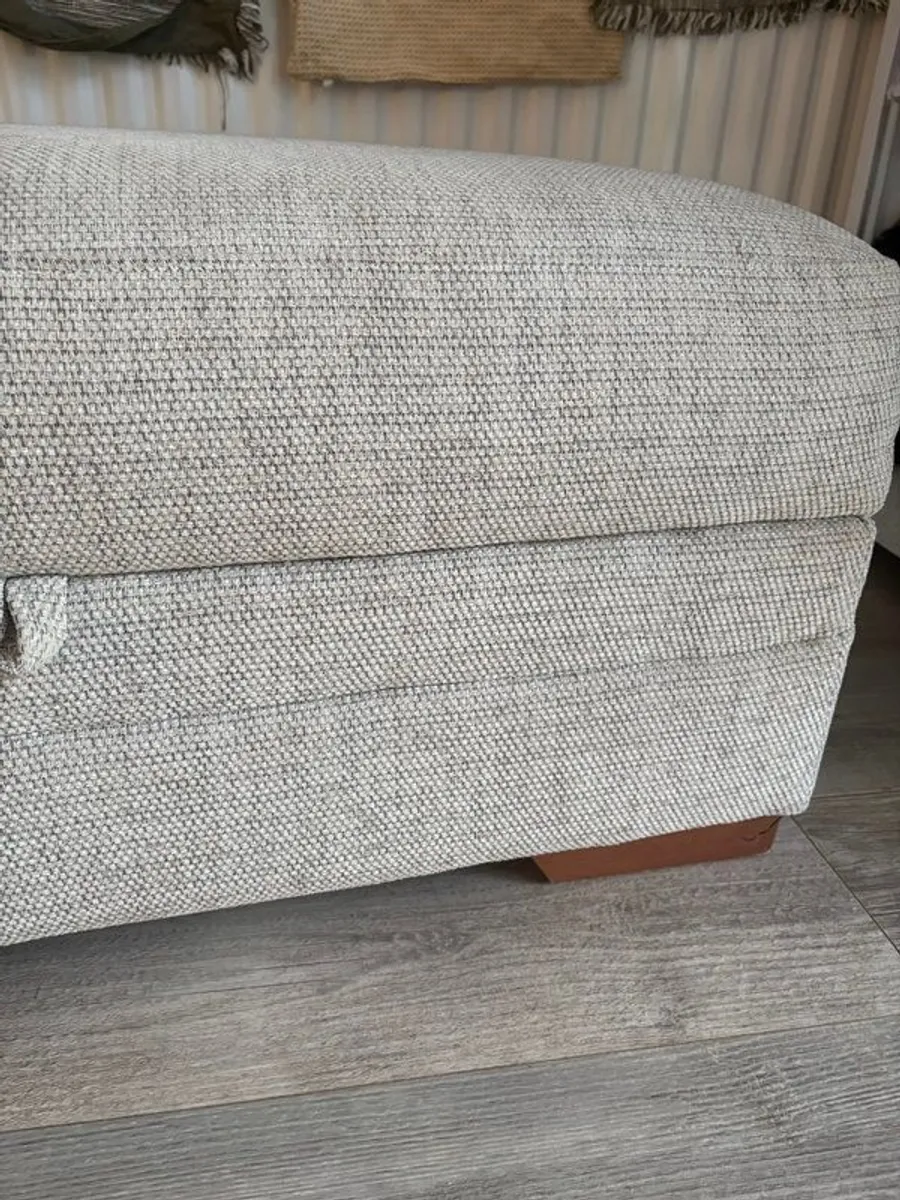Sophia DFS footstool - Image 4