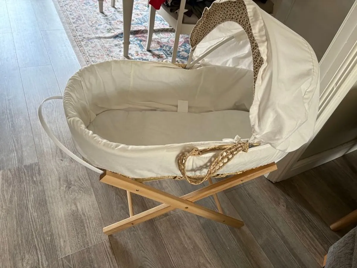 Moses basket - Image 1