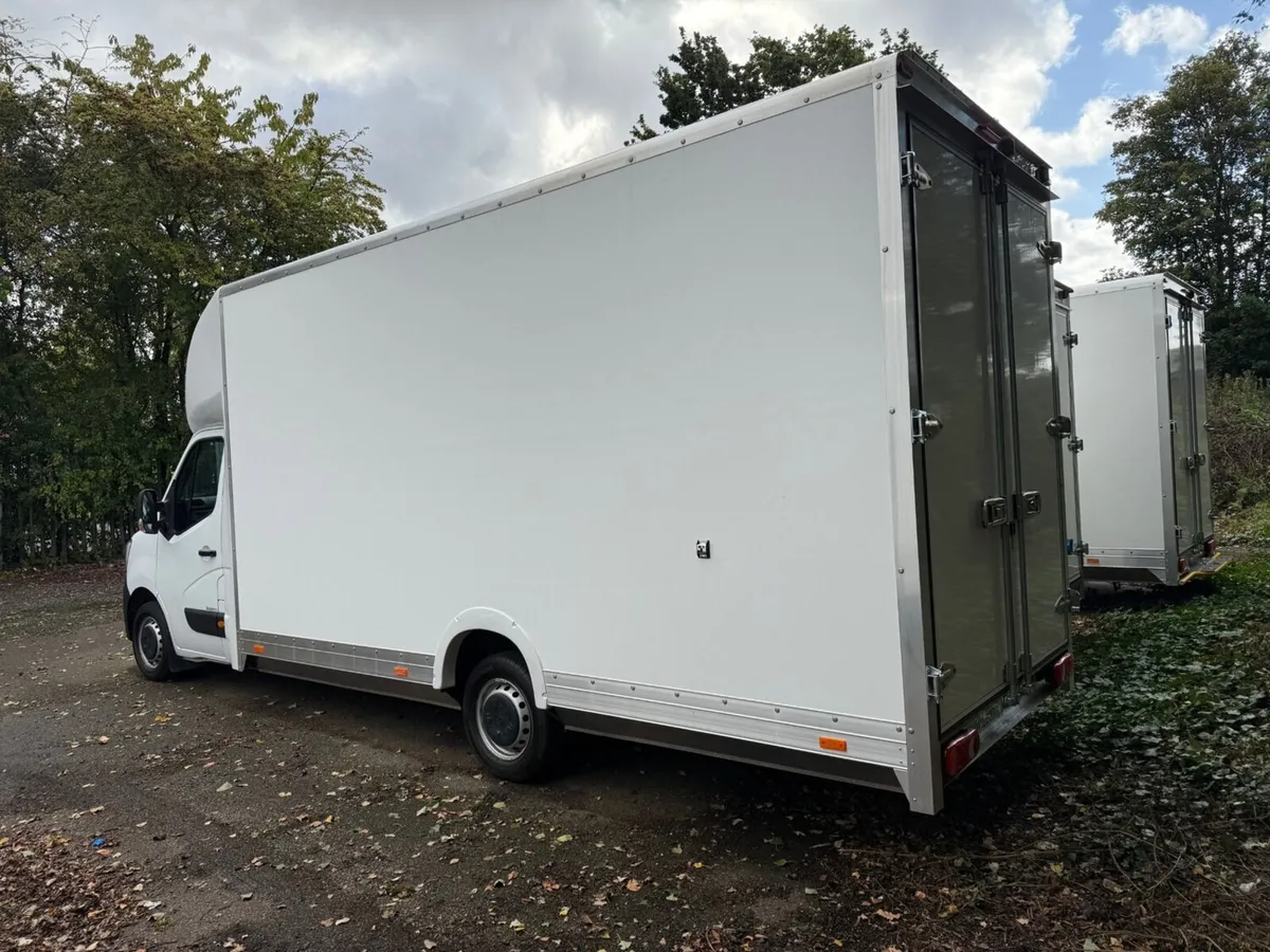 2023 Renault Master Luton Low Loader Van - Image 3