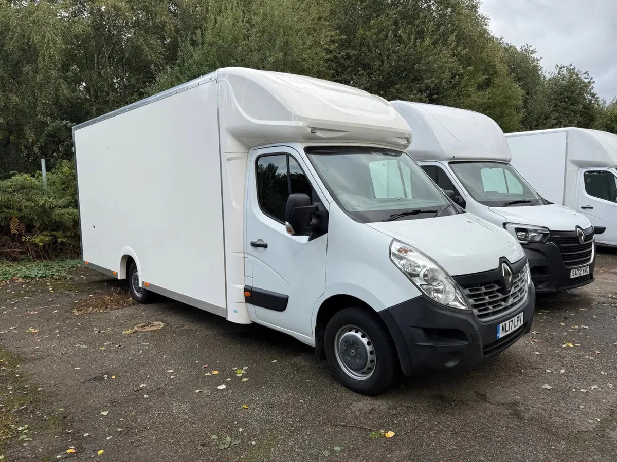 2017 Renault Master Luton Low Loader Van - Image 1