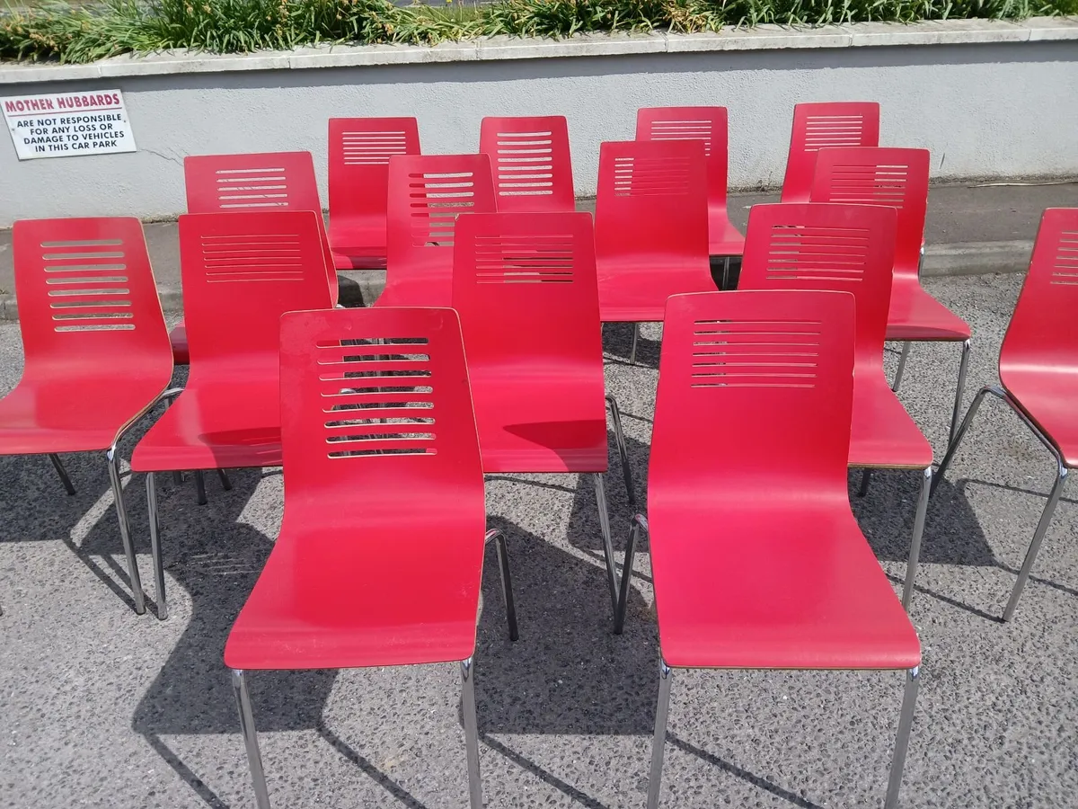 Chairs 💺 💺 💺 💺 💺  lot of (6)..delivered - Image 1
