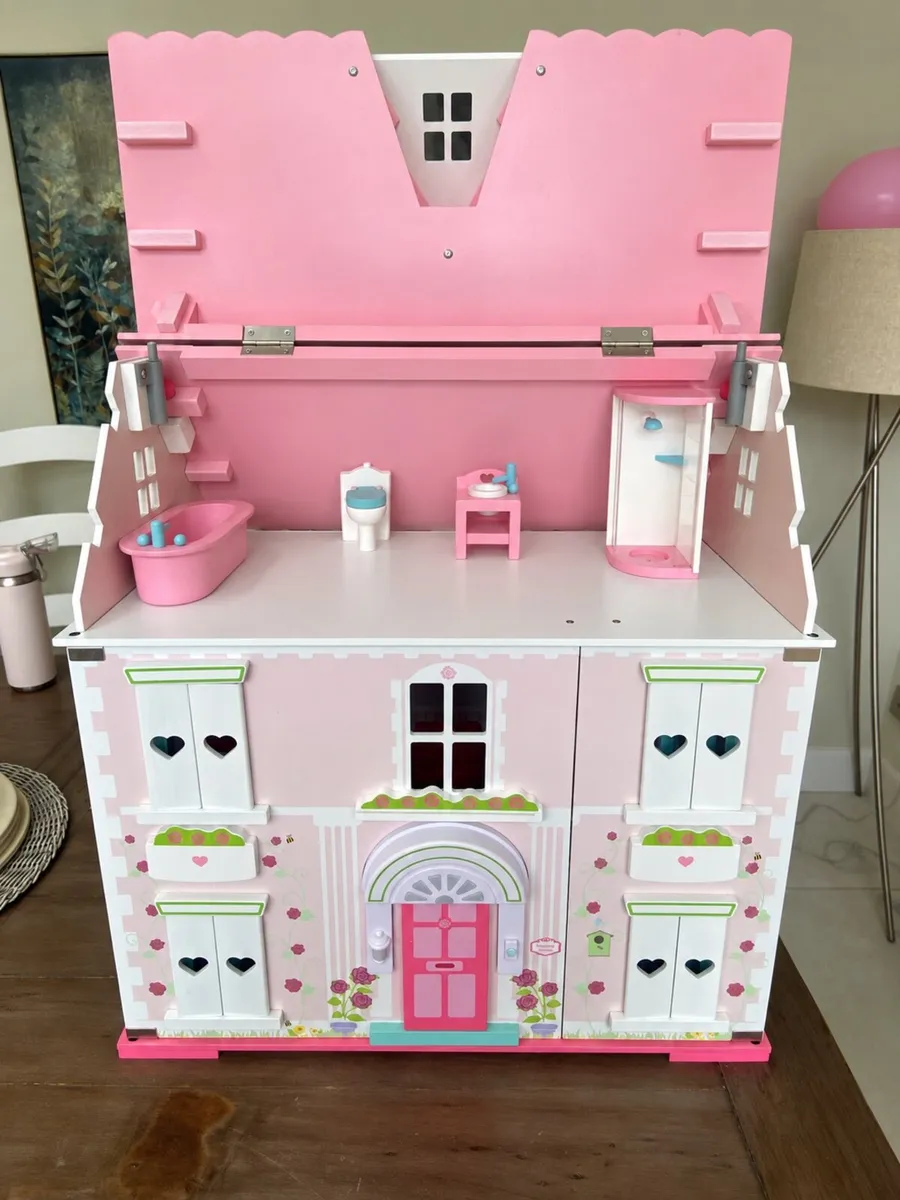 Wooden Doll’s House and furniture - Image 1
