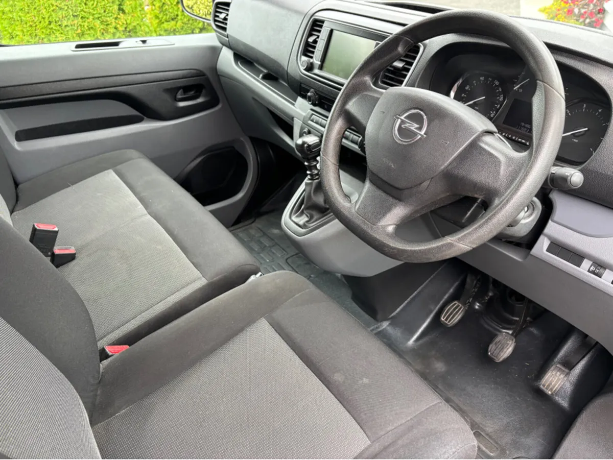 Opel Vivaro L2H1-1.5 100PS-6SP MAN 100PS-DIE-6SP 5 - Image 4
