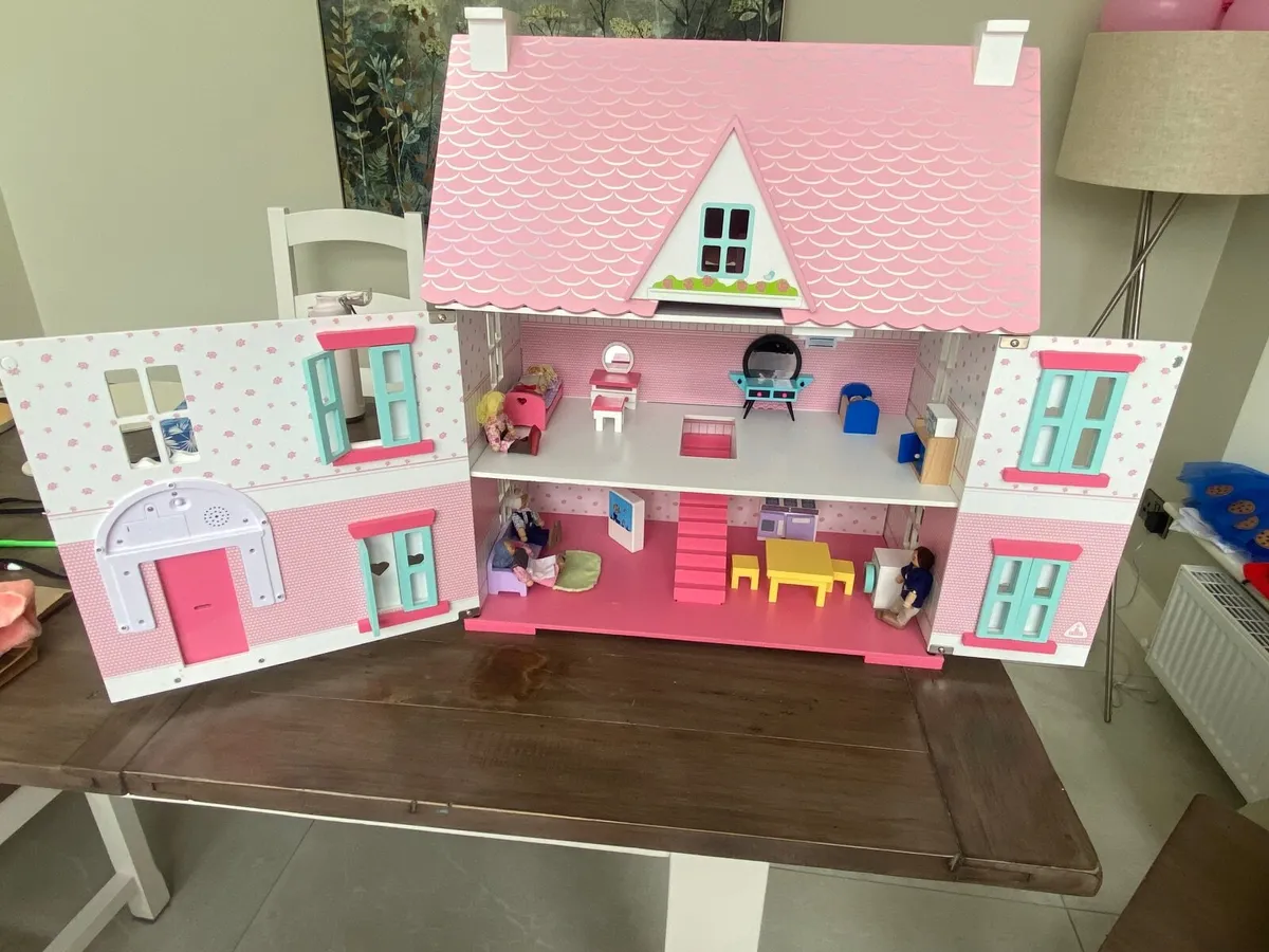 Wooden Doll’s House and furniture - Image 4