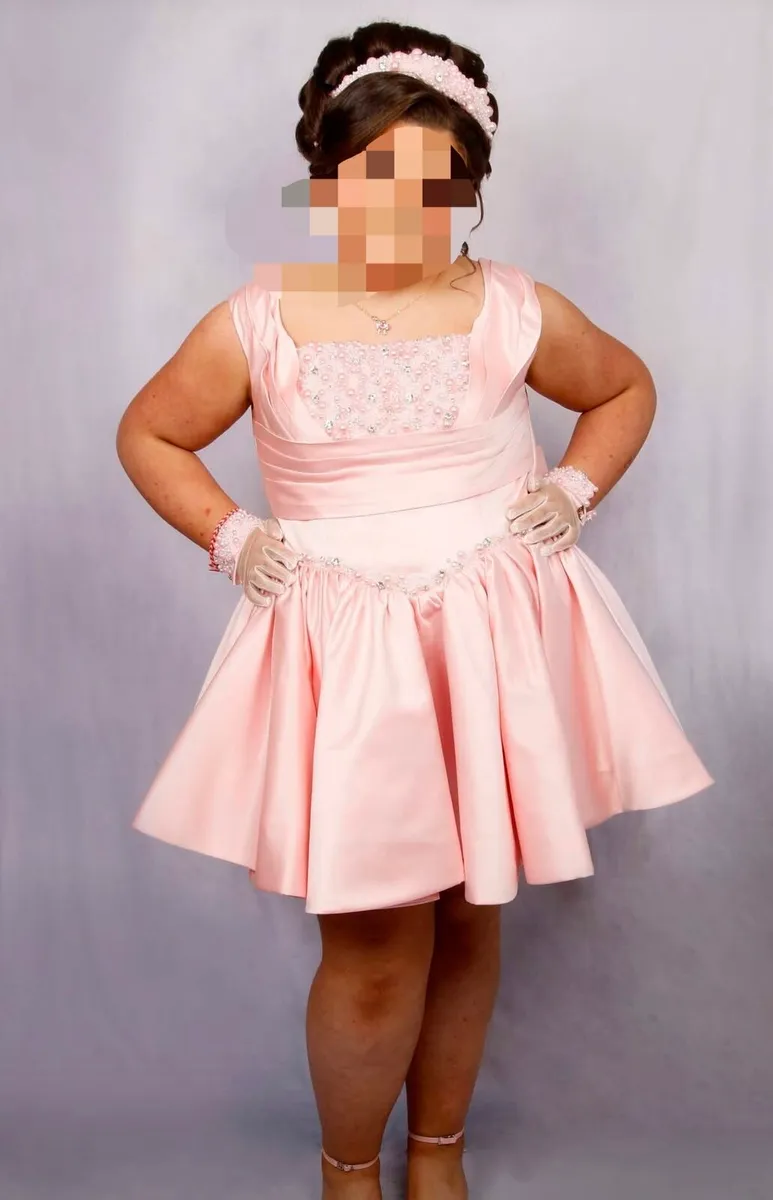 BESPOKE HANDMADE DRESS - Image 4