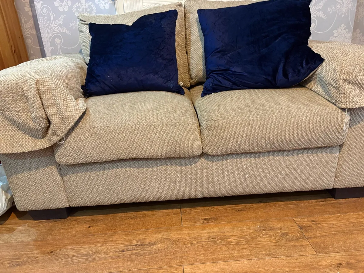 Couch - Image 2