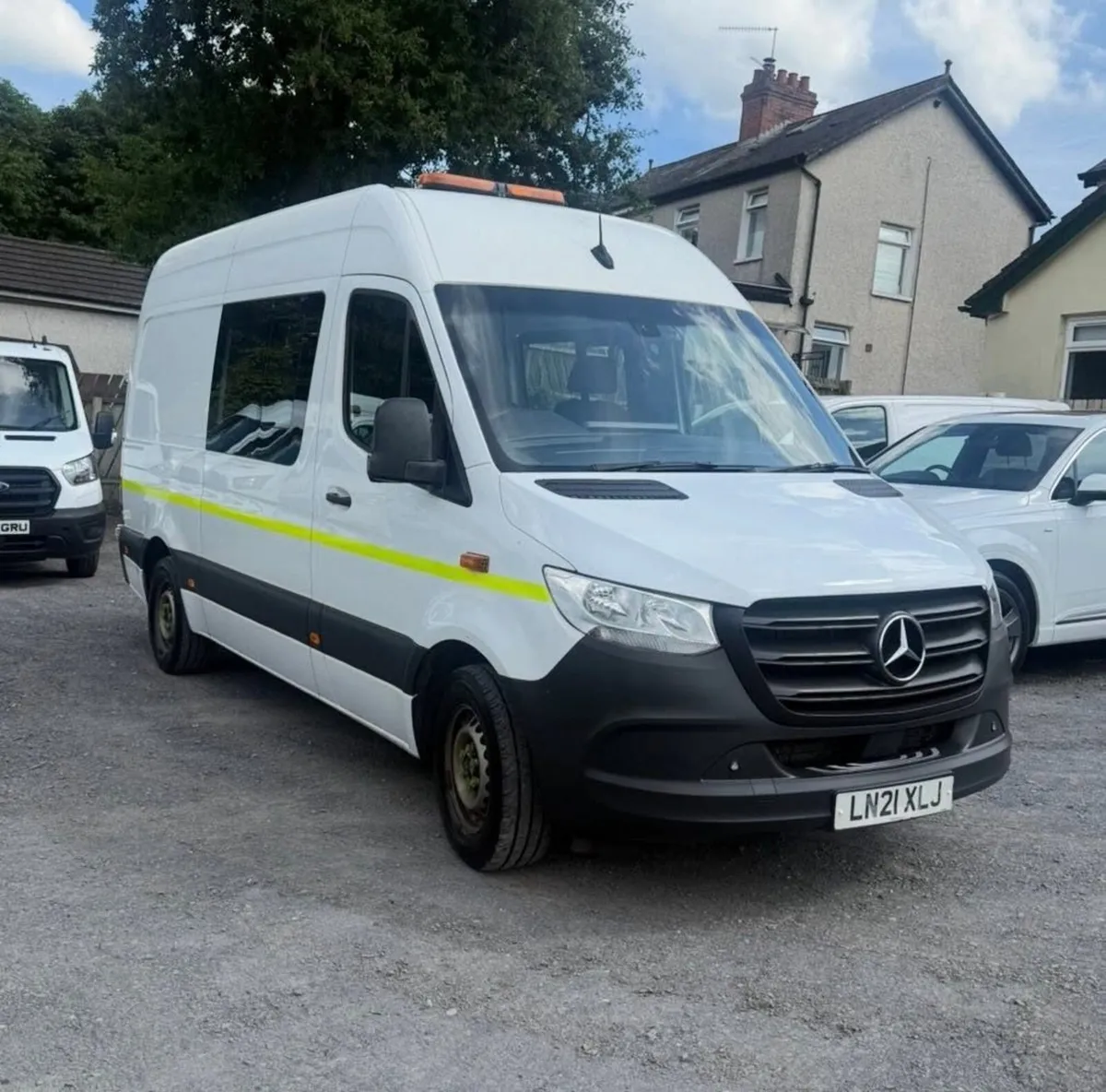 Mercedes-Benz Sprinter 317 CDI 2021 - Welfare Van - Image 2