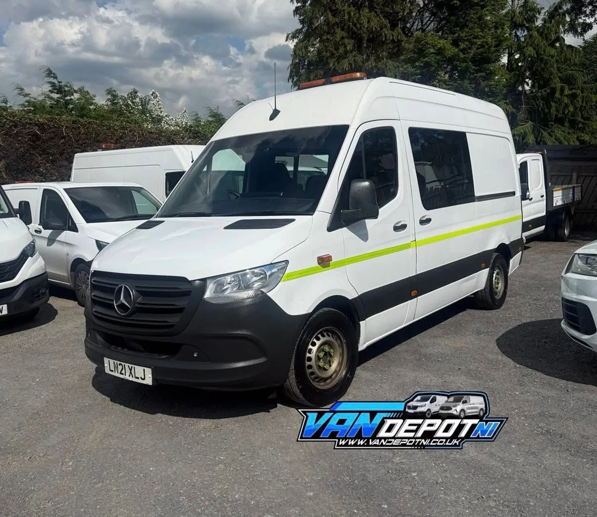 Mercedes-Benz Sprinter 317 CDI 2021 - Welfare Van - Image 1